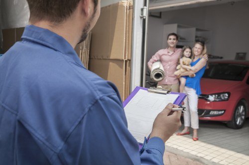 Packing and lifting support for a home move