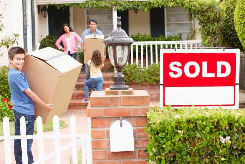 Packed moving truck suited for flat and house removals
